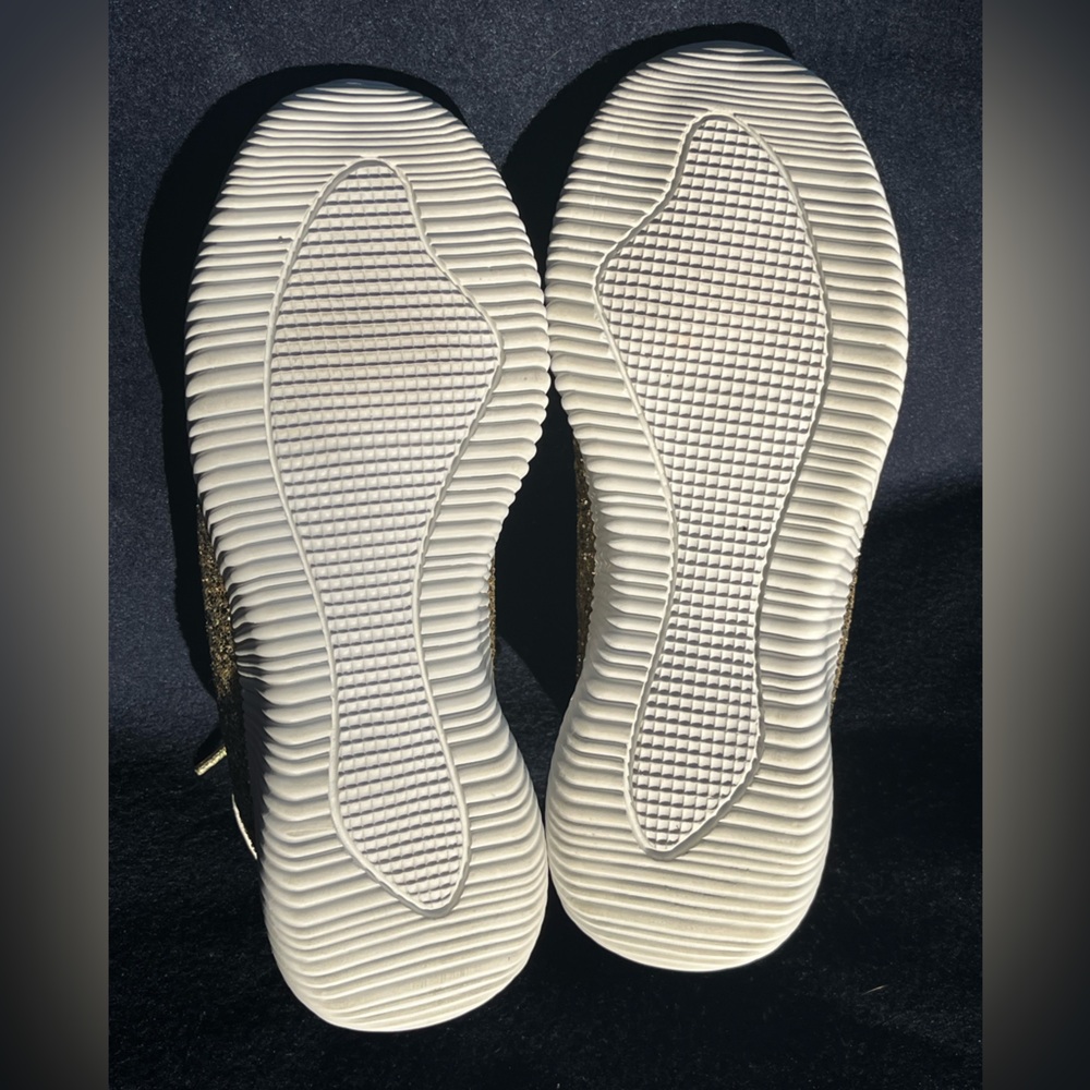 Shiny gold glitter upper sneakers. Memory foam, non-slip rubber soles. Size 7 - Picture 7 of 12